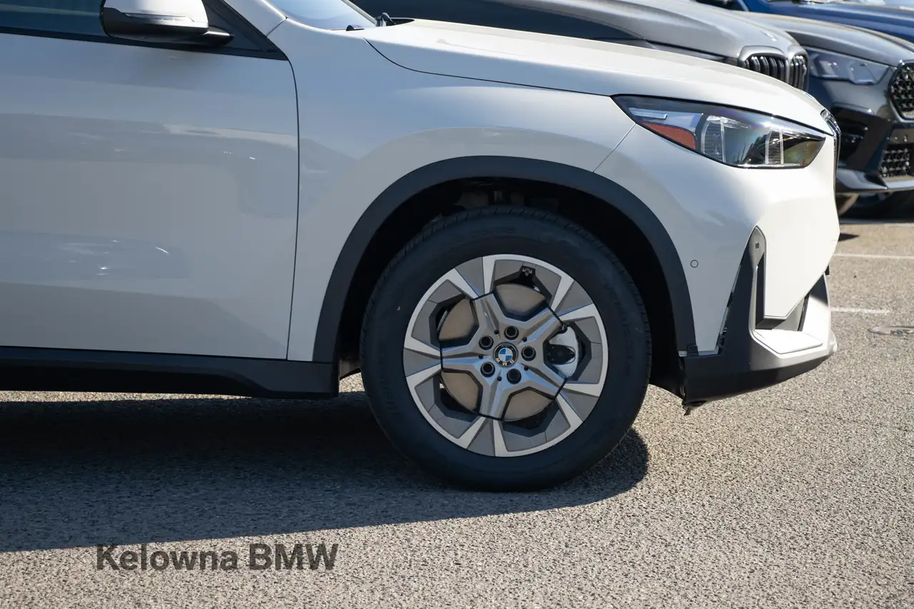 BMW X1 снимка BMW X1
