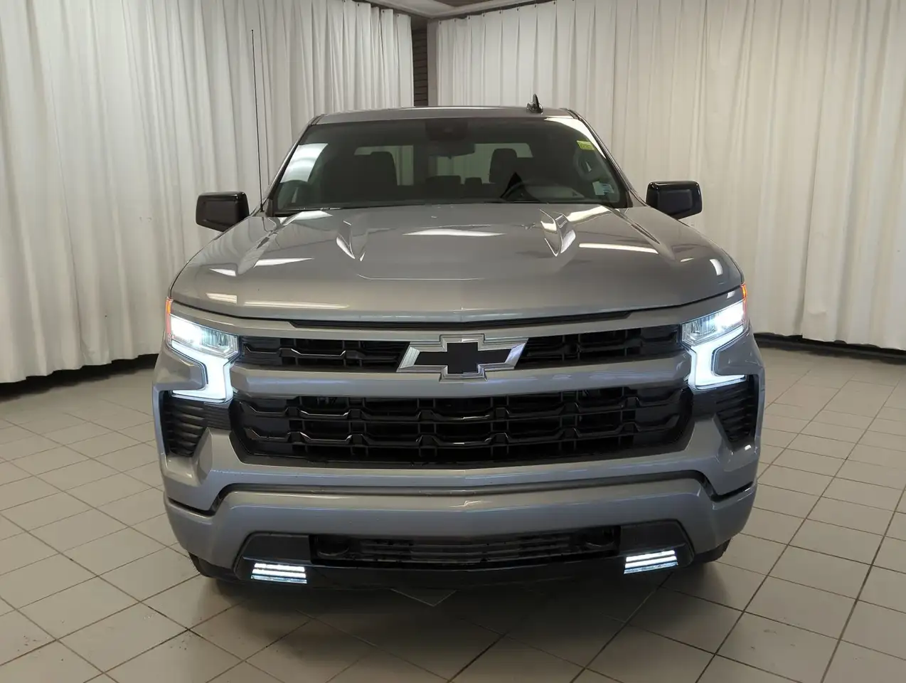 Chevrolet Silverado 1500 снимка Chevrolet Silverado 1500