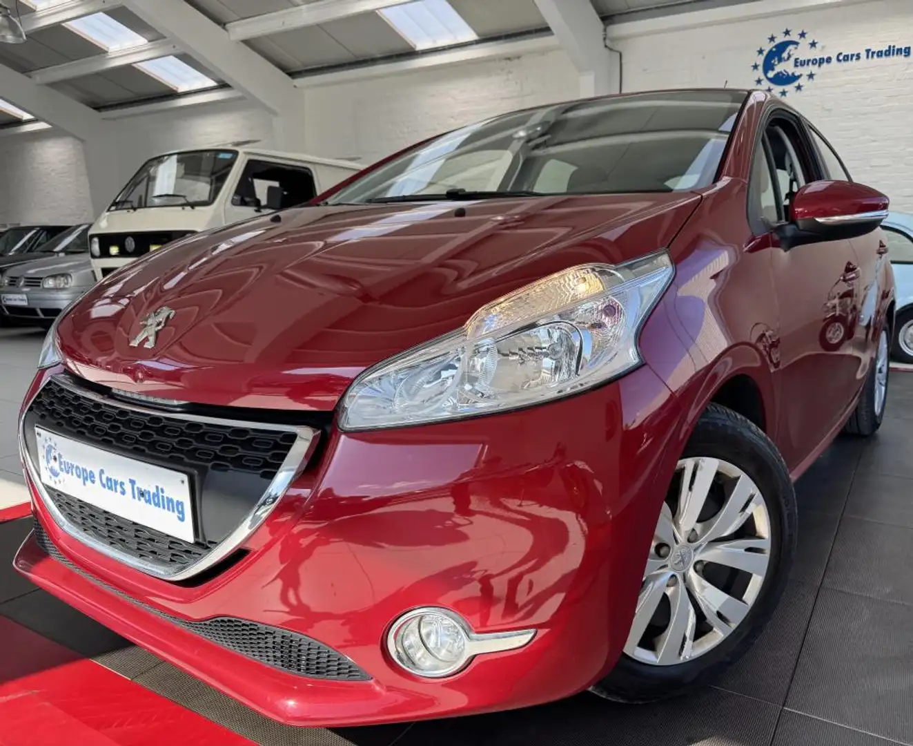 Peugeot 208 82ch DISTRIBUTION OK GPS 1ÈRE MAIN GAR 12M Rot - 1