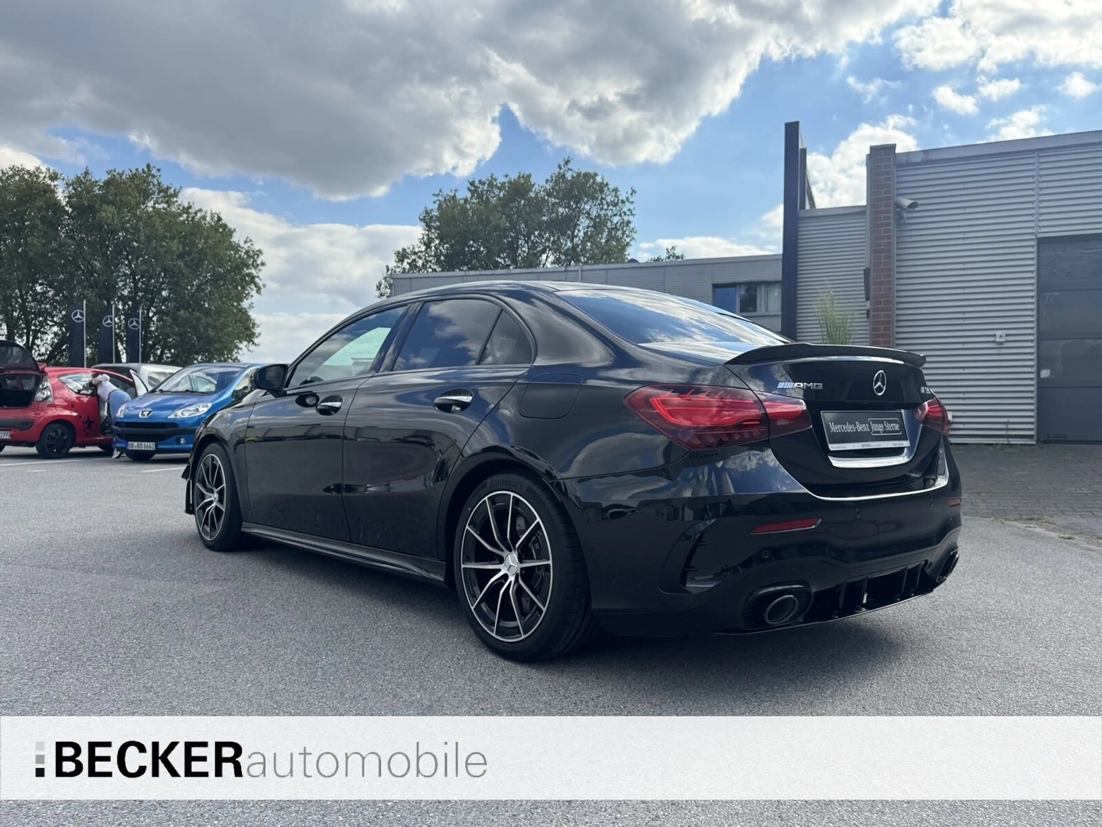 Mercedes-Benz A 35 AMG A 35 AMG 4M Lim PERFORMANCE SITZE NIGHT PANORAMA — photo 8