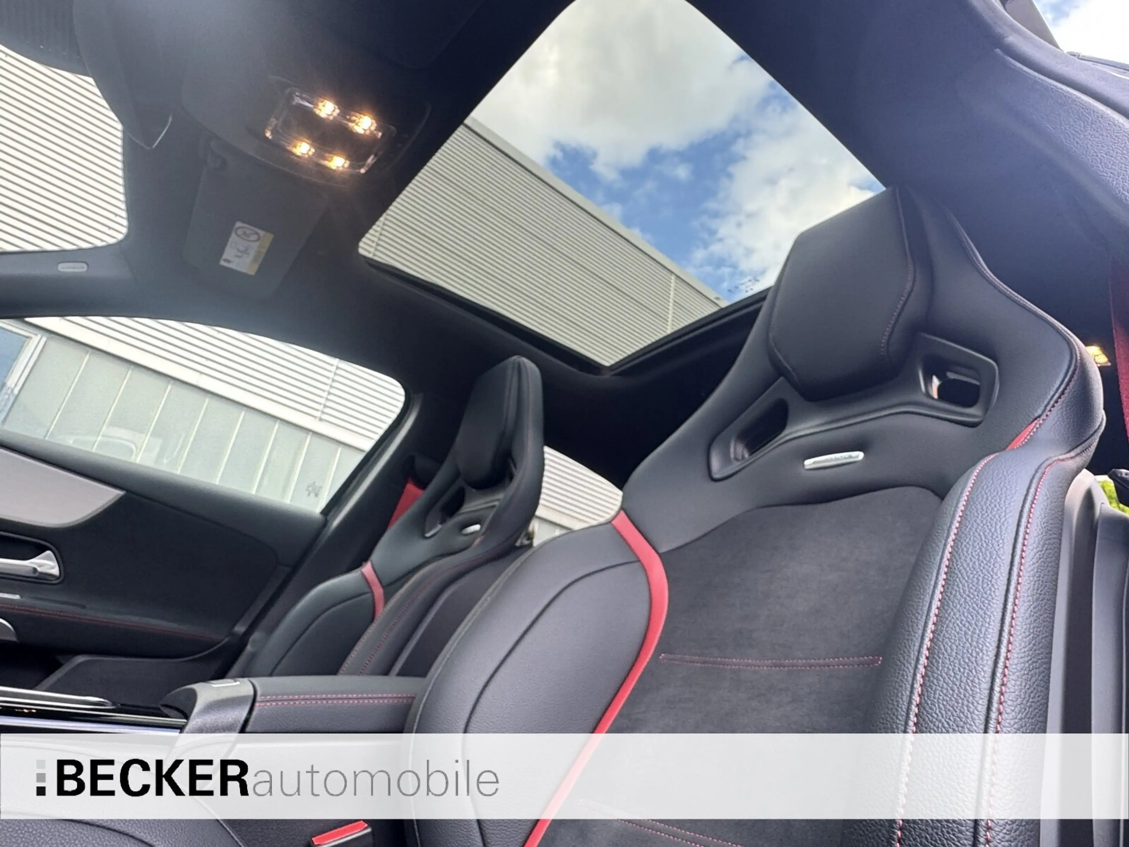 Mercedes-Benz A 35 AMG A 35 AMG 4M Lim PERFORMANCE SITZE NIGHT PANORAMA — photo 15