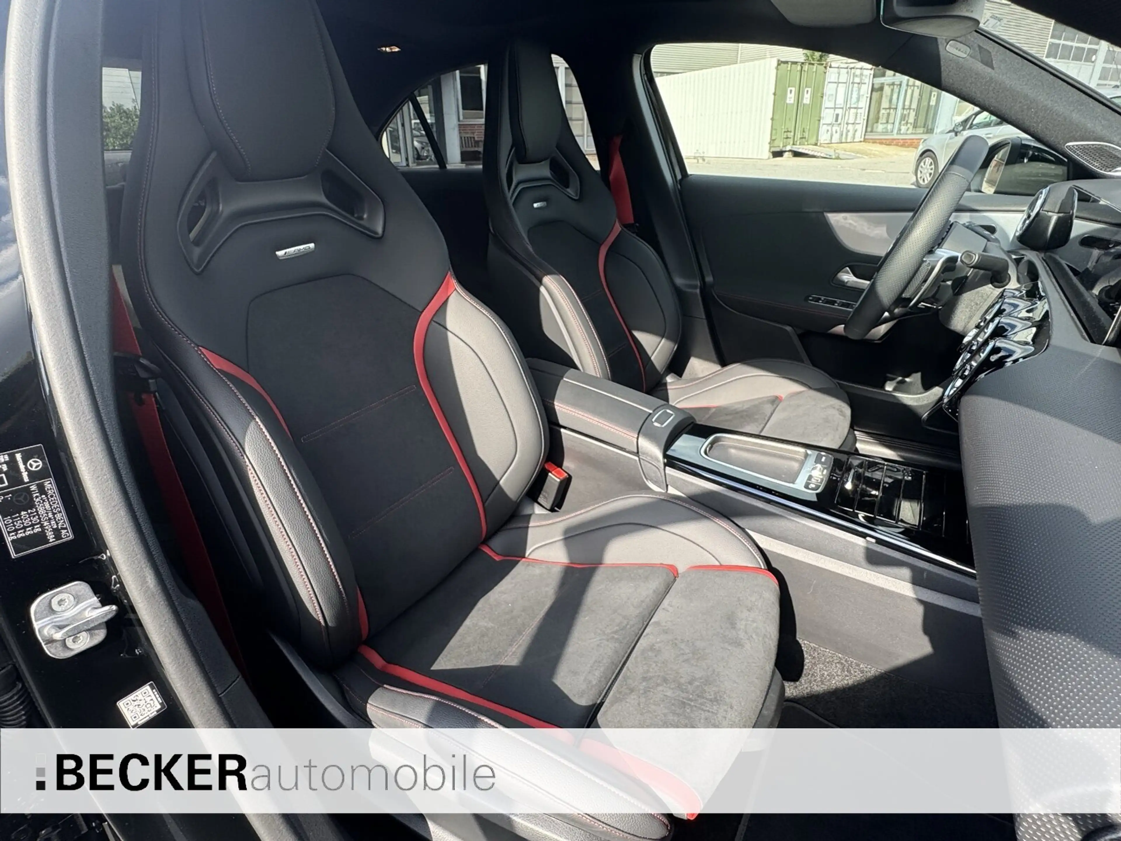 Mercedes-Benz A 35 AMG A 35 AMG 4M Lim PERFORMANCE SITZE NIGHT PANORAMA — photo 14