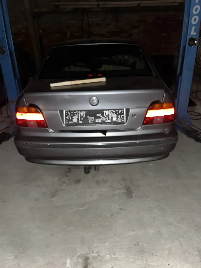 BMW 523 523i - 1