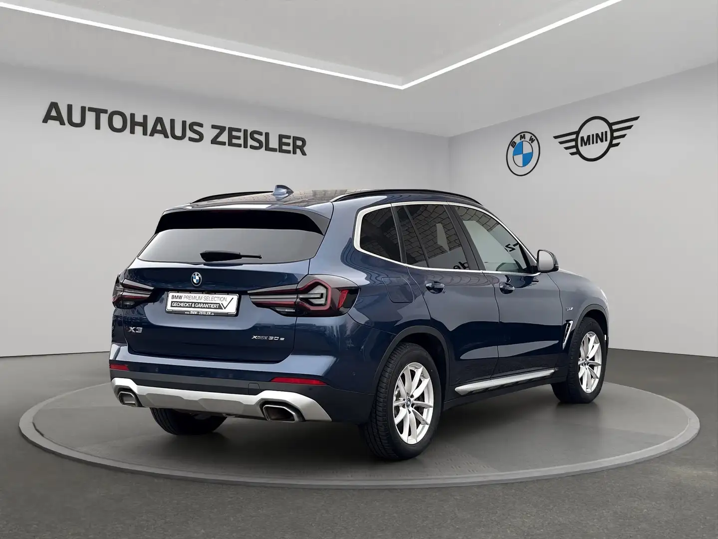 BMW X3 xDrive30e PanoDach AHK Parkassistant Lenkradheizun Blau - 2