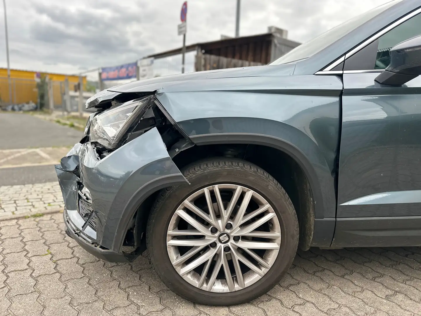 SEAT Ateca Xcellence*Navi*CAM*SZH*LM*Unfall* Gris - 2