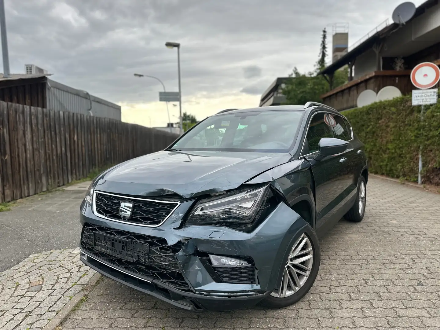 SEAT Ateca Xcellence*Navi*CAM*SZH*LM*Unfall* Gris - 1