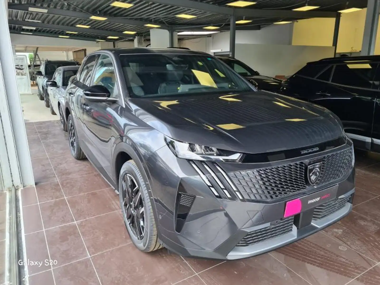 Peugeot 3008 ALLURE HYBRID 145 Grijs - 2