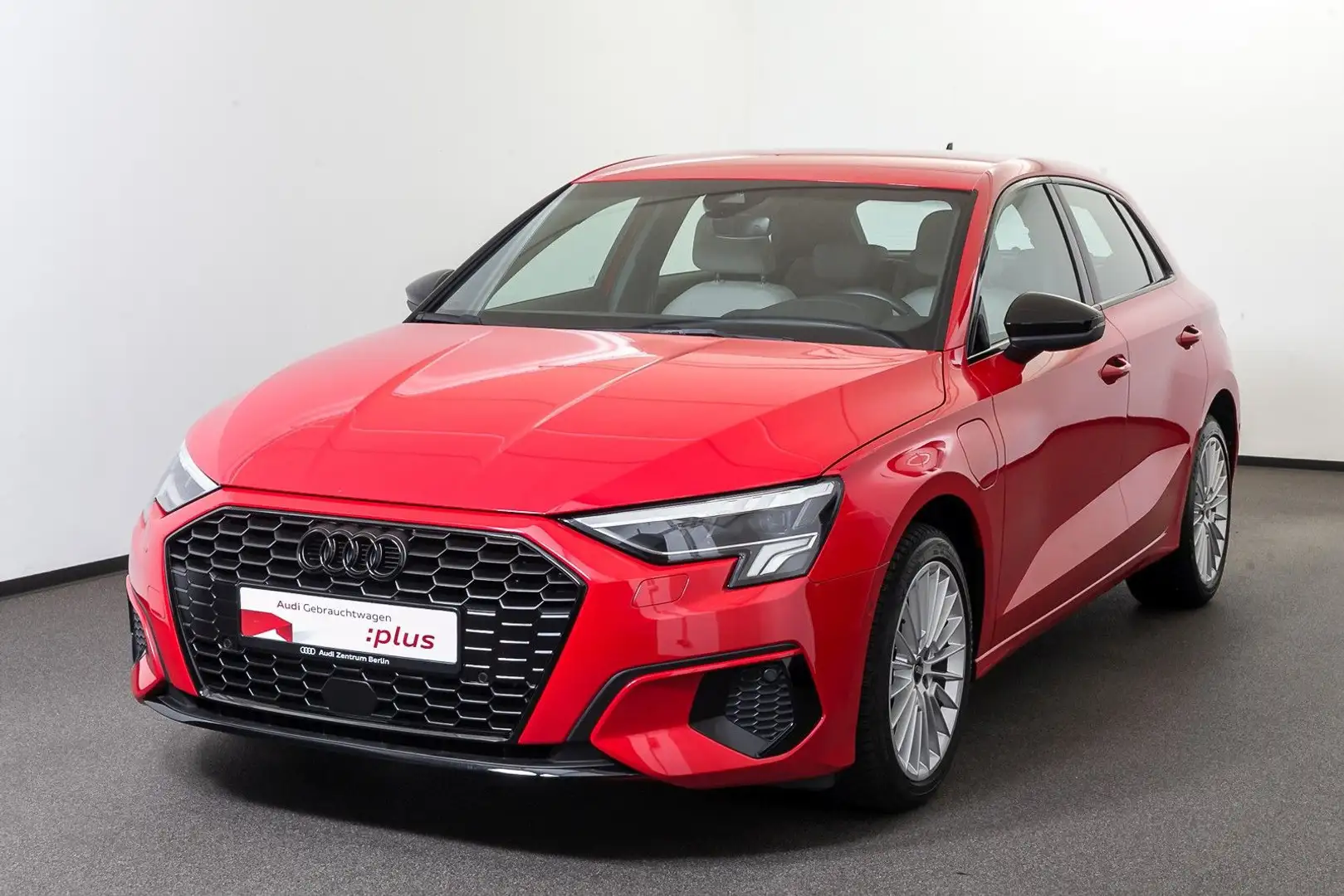 Audi A3 advanced 40 TFSI e S tr. LED RFK Rot - 2