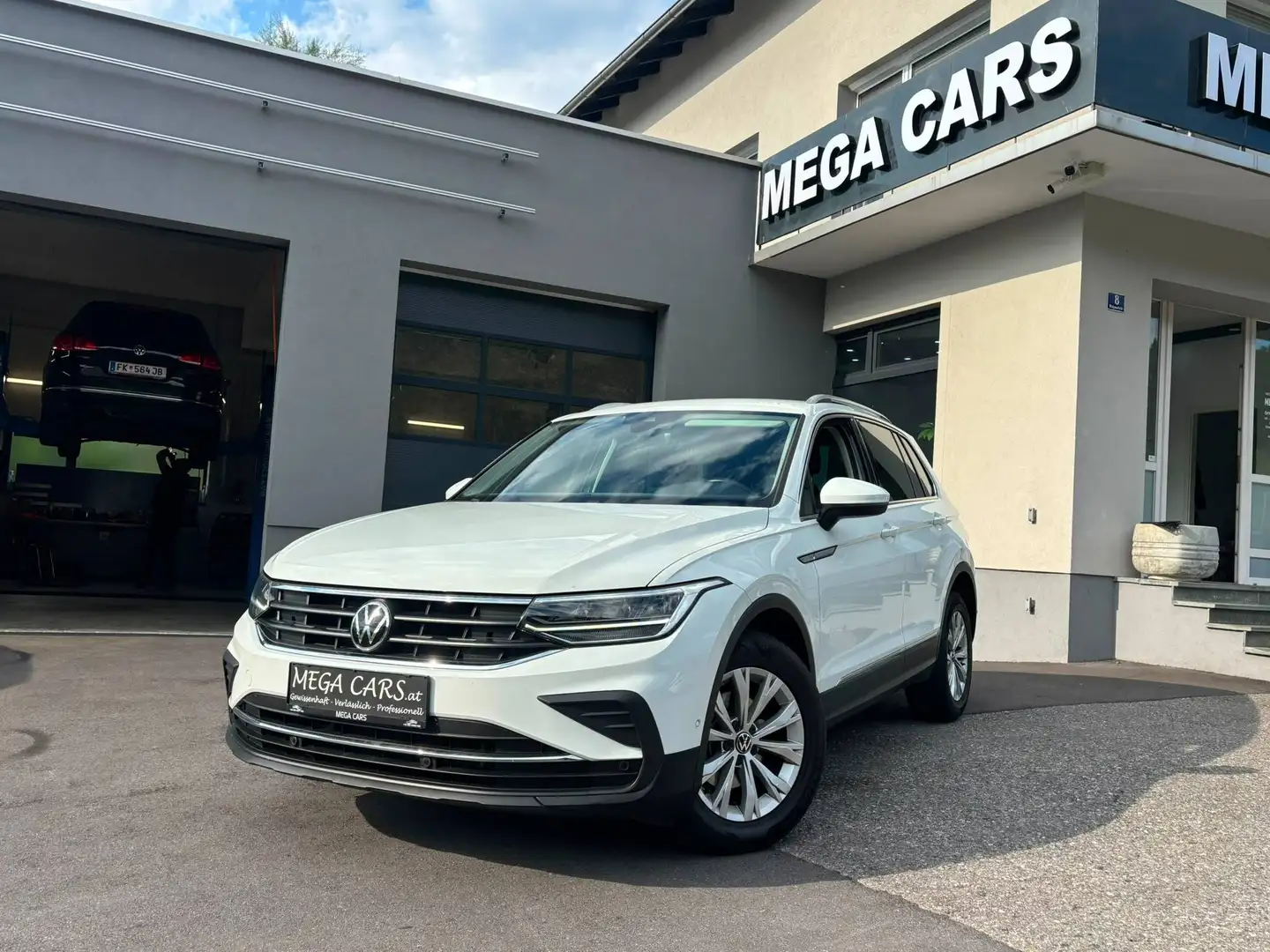 Volkswagen Tiguan Trendline Weiß - 1