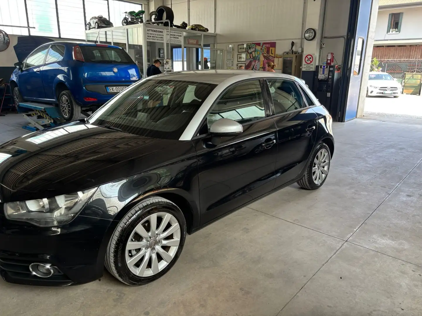 Audi A1 Sportback 1.6 tdi S Line Edition 90cv s-tronic Nero - 1