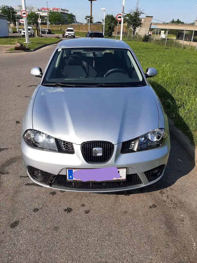 SEAT Ibiza Ibiza Sport 1,4 TDI PD DPF Sport Grau - 1