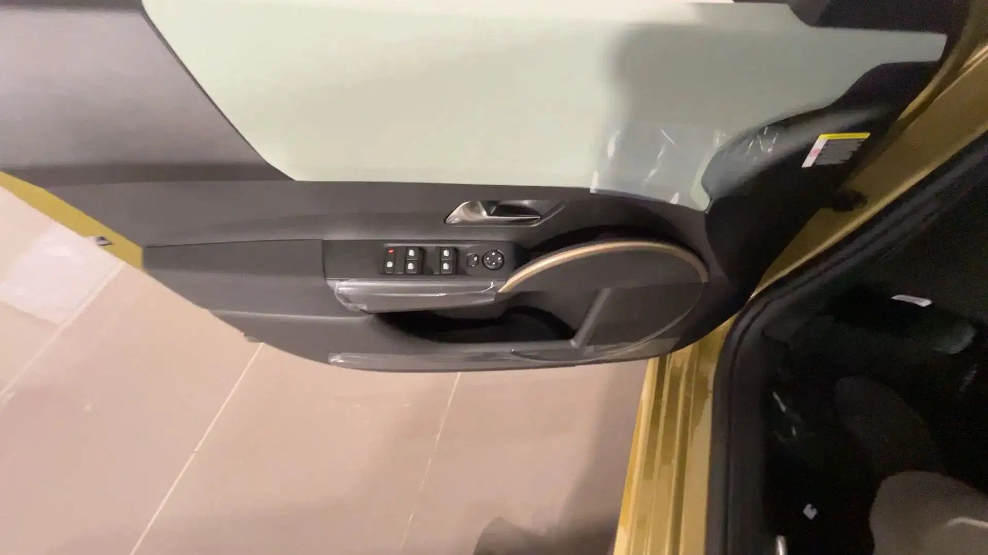 Lancia Ypsilon Ypsilon 1.2 mhev e-dct Goud - 2