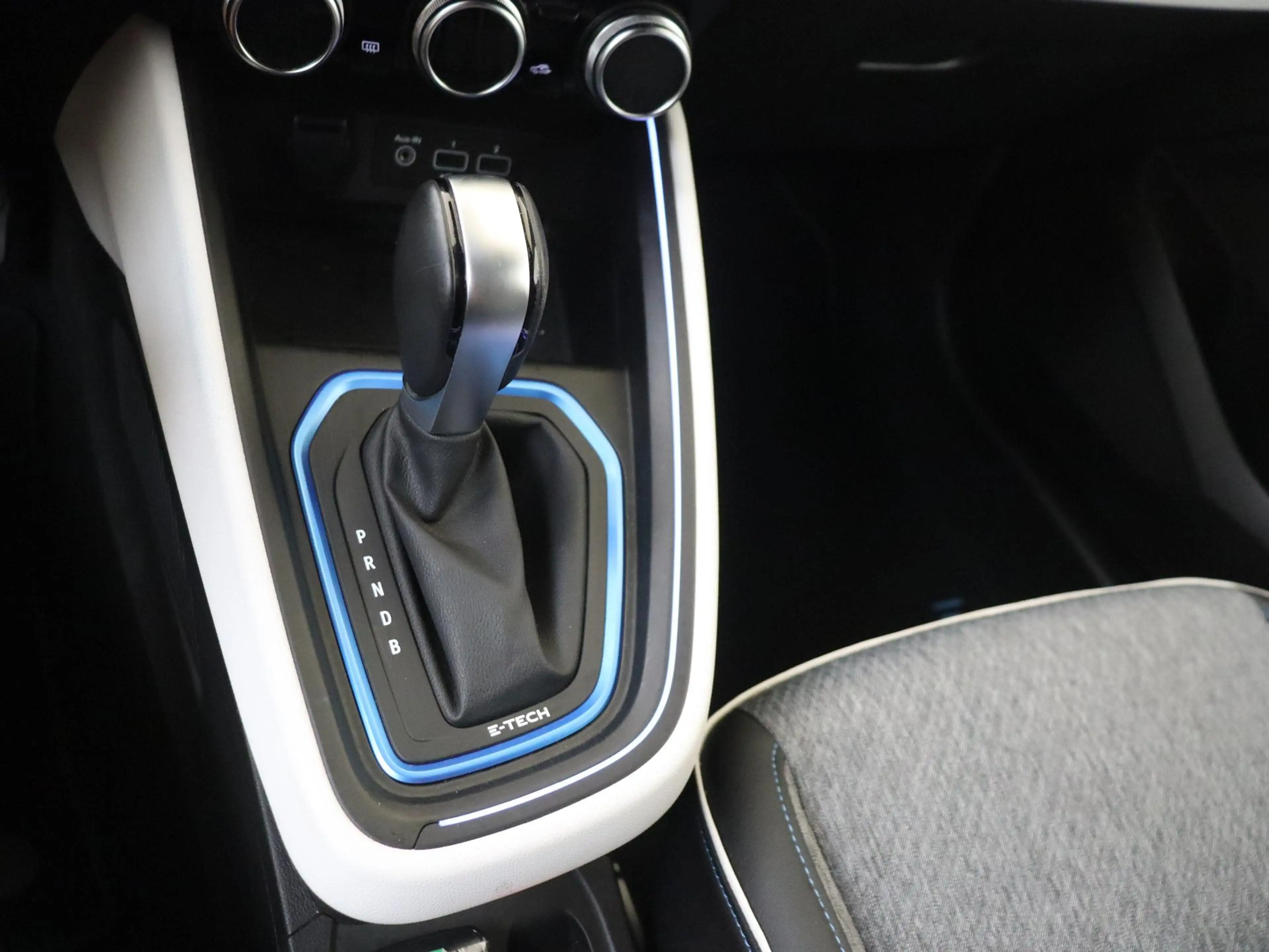 Renault Clio 1.6 E-Tech Hybrid 140 Zen — photo 14