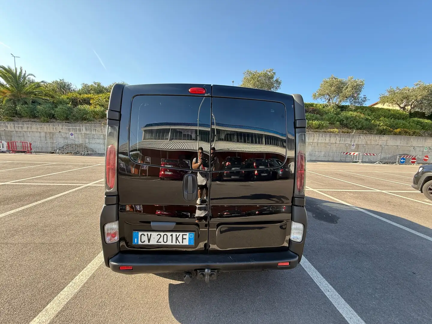 Opel Vivaro 6 Posti 2.5 cc autocarro con gancio traino Fekete - 2