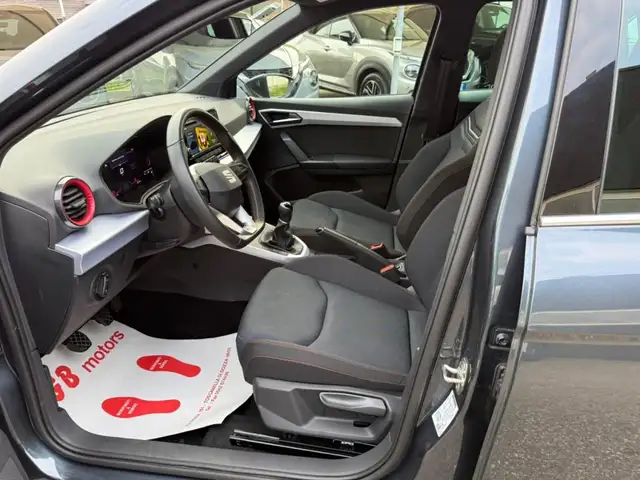 Seat Arona view 8