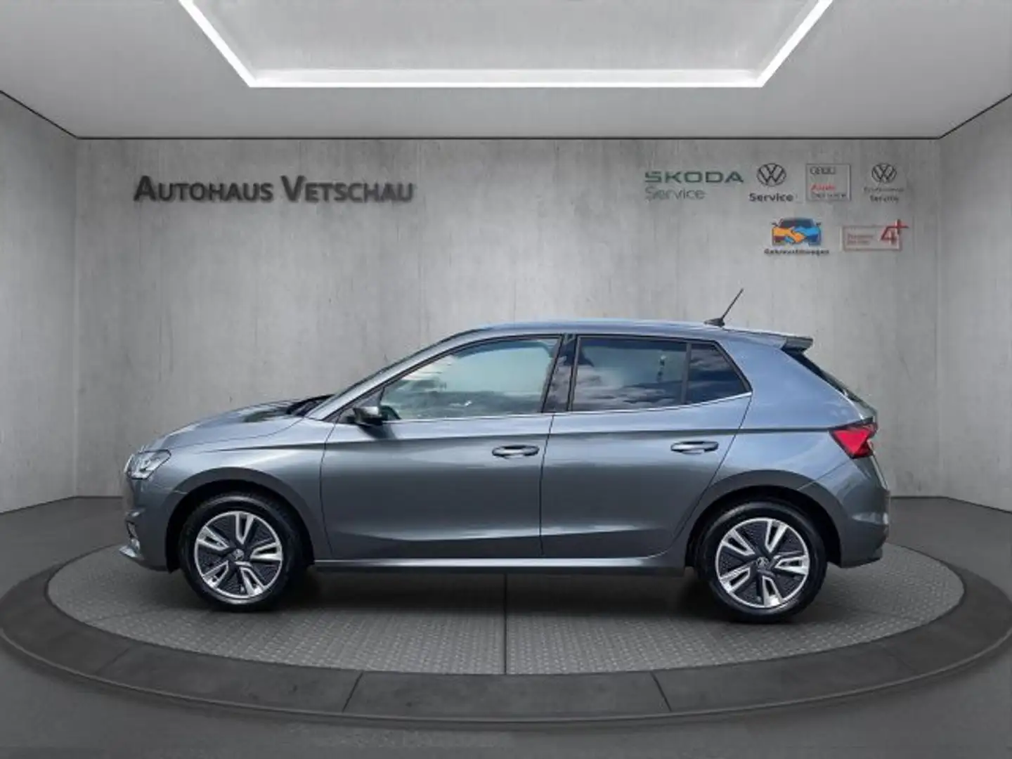 Skoda Fabia Style 1.0 TSI OPF DSG/LED/RFK/SHZ/VC/LM Grau - 2