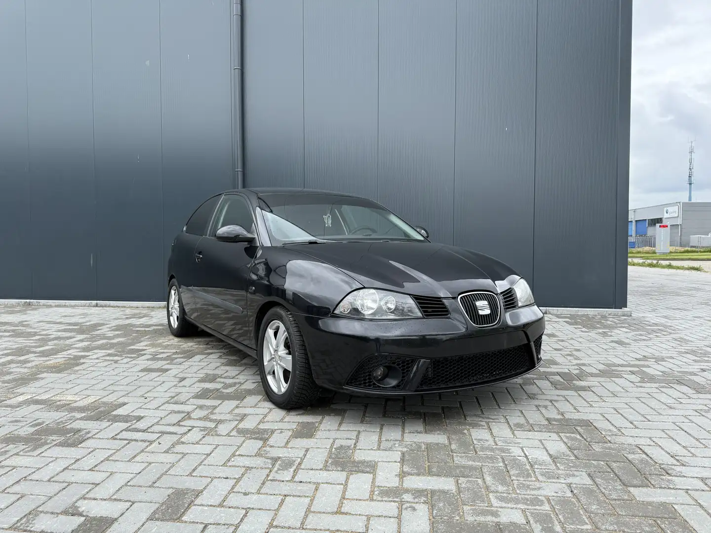 SEAT Ibiza 1.6-16V Freestyle Sport Zwart - 2