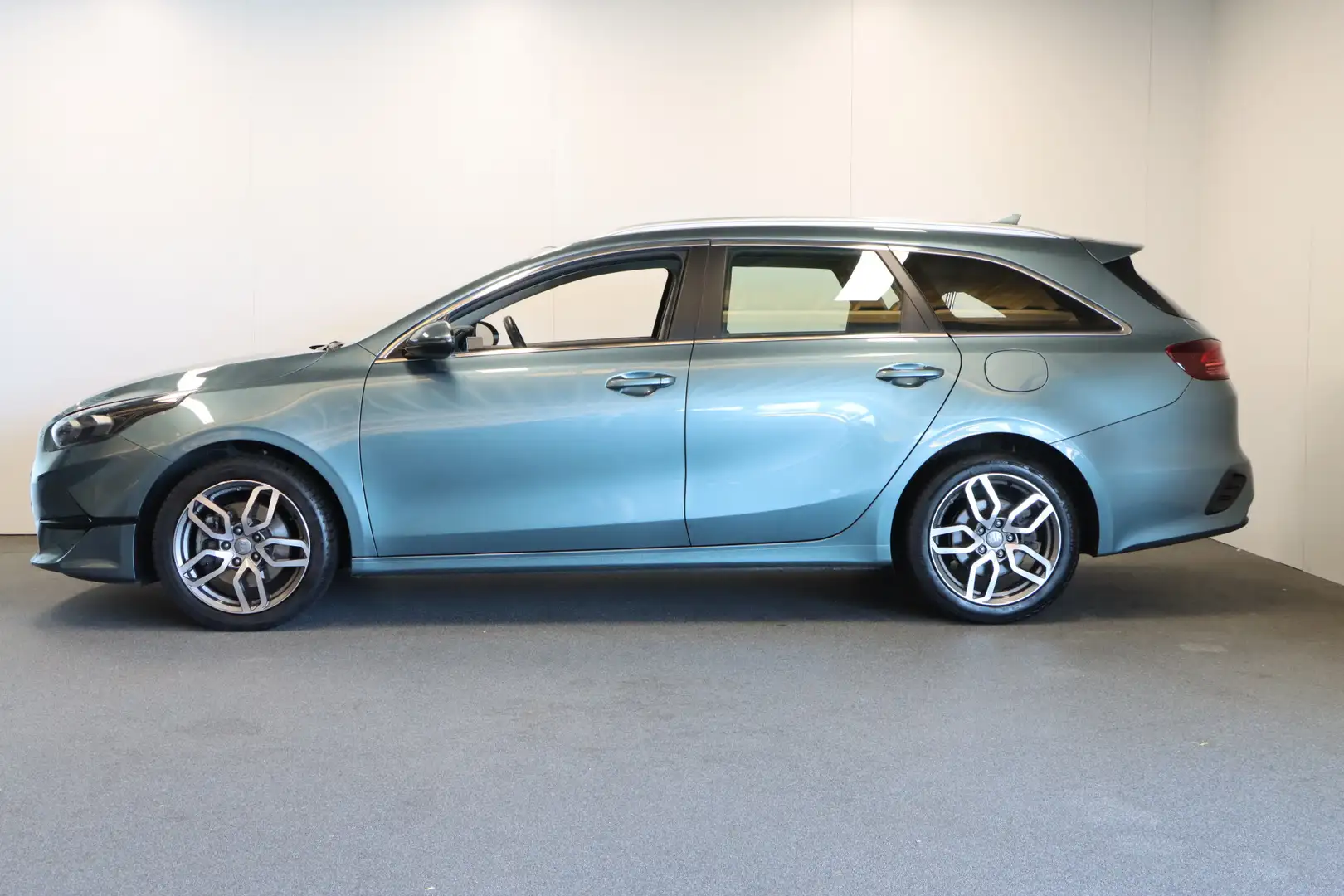 Kia Ceed SW / cee'd SW Sportswagon 1.5 T-GDi DynamicLine Afneembare trekh Grijs - 2