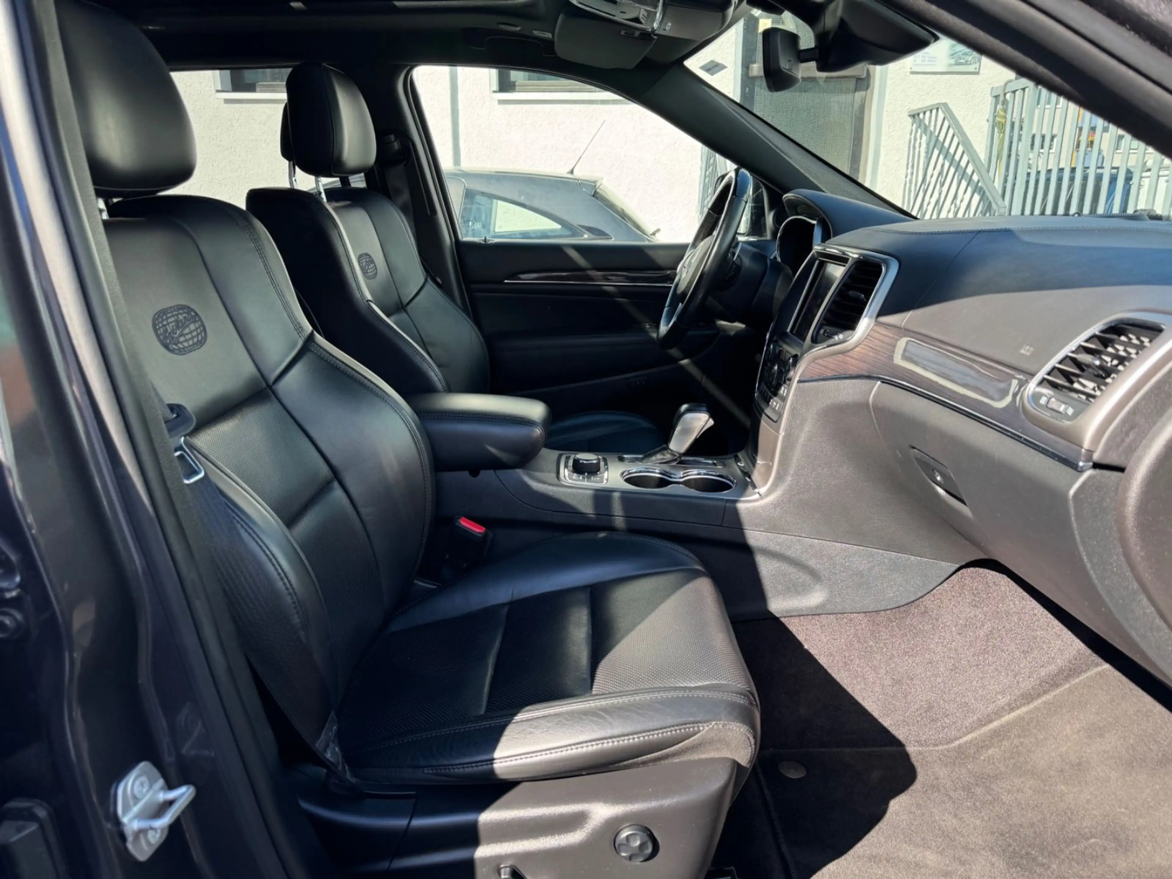 Jeep Grand Cherokee 3.0 CRD Overland Automatik Leder — photo 9