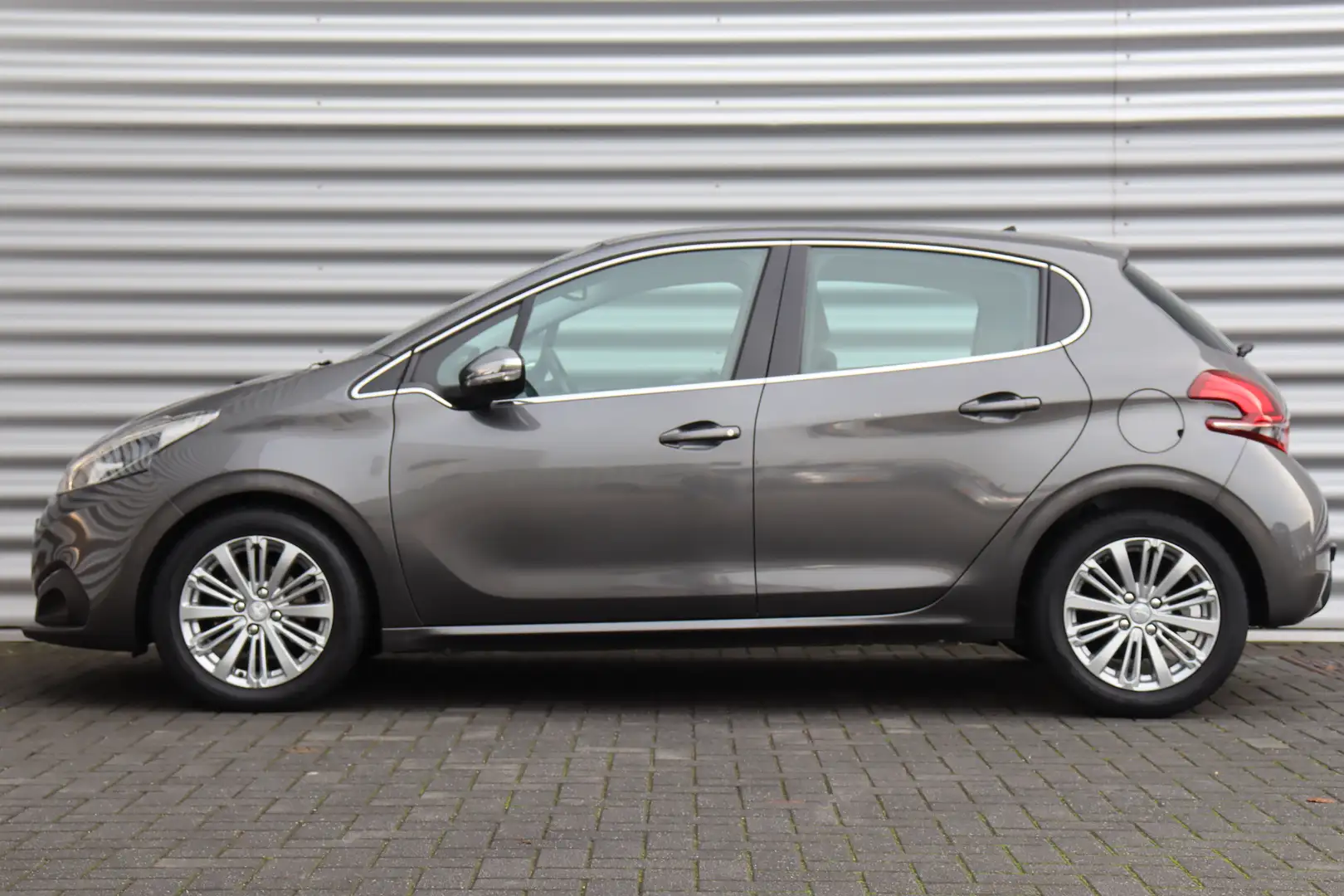 Peugeot 208 1.2 PURETECH 110PK ALLURE / NAVI / CLIMA / LED / P Gris - 2