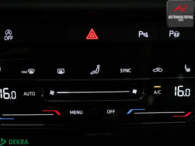 Volkswagen T-Roc view 14