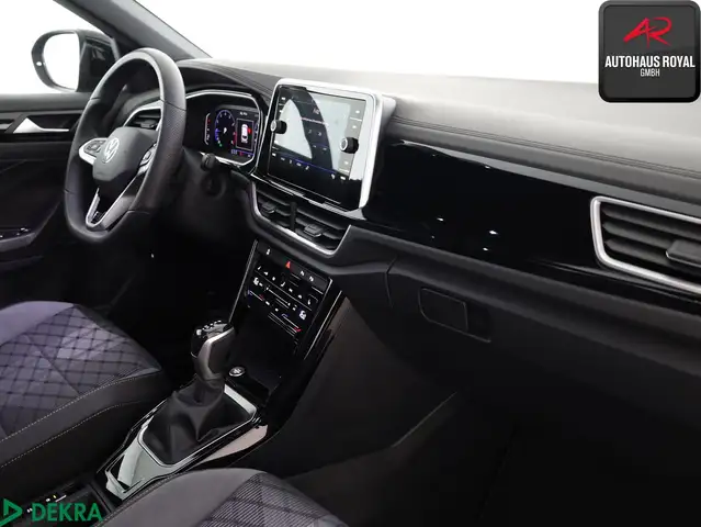 Volkswagen T-Roc view 9