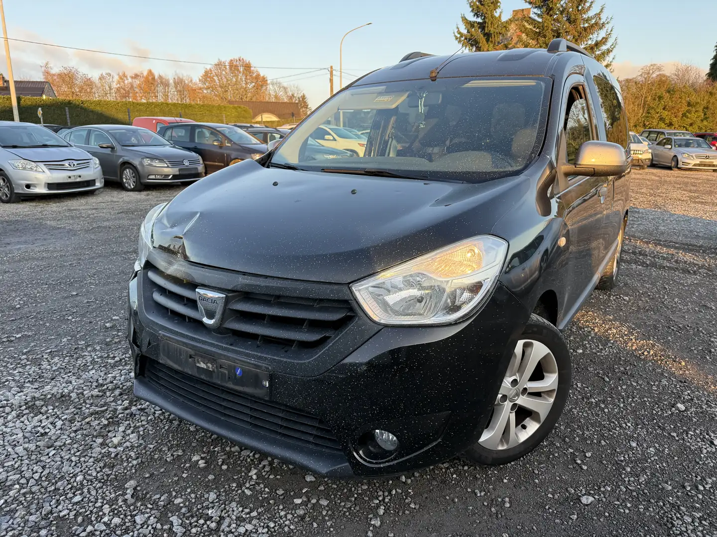 Dacia Dokker Dokker 1.5 dCi Ambiance euro 6b!!!! Zwart - 2