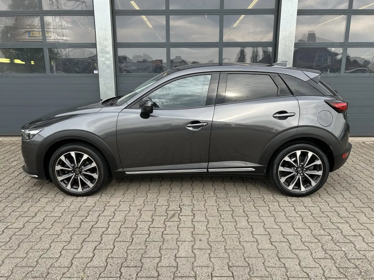 Mazda CX-3 2.0 SKYACTIV-G 121pk Luxury Grijs - 2