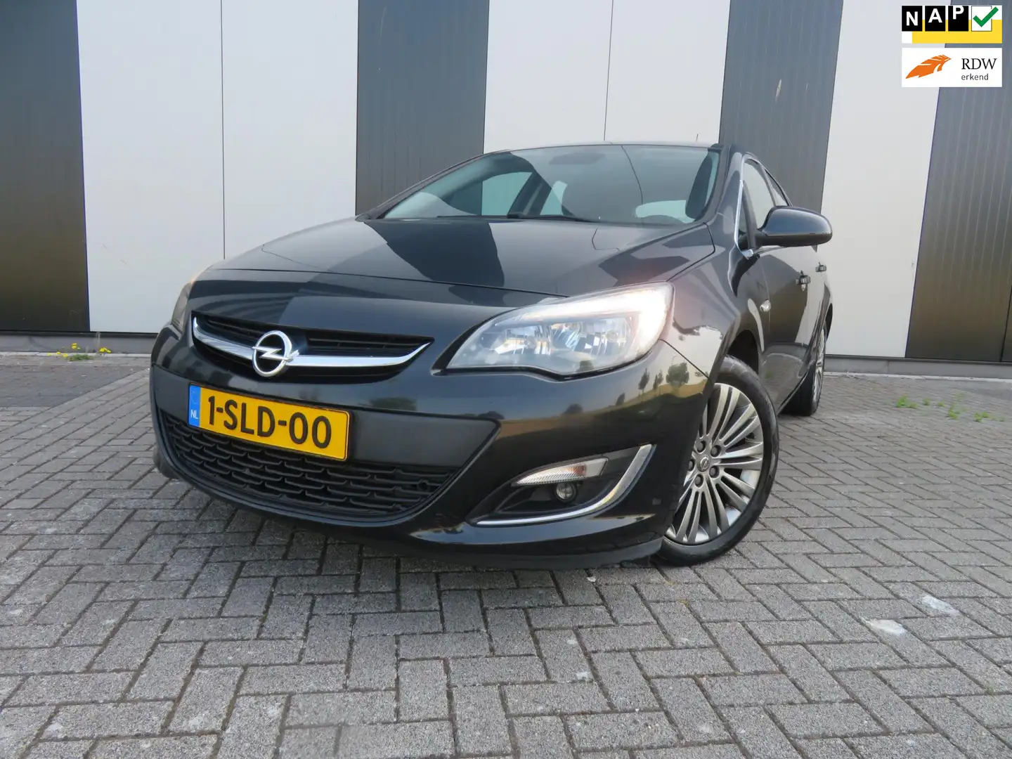 Opel Astra 1.4 Turbo Design Edition Noir - 1