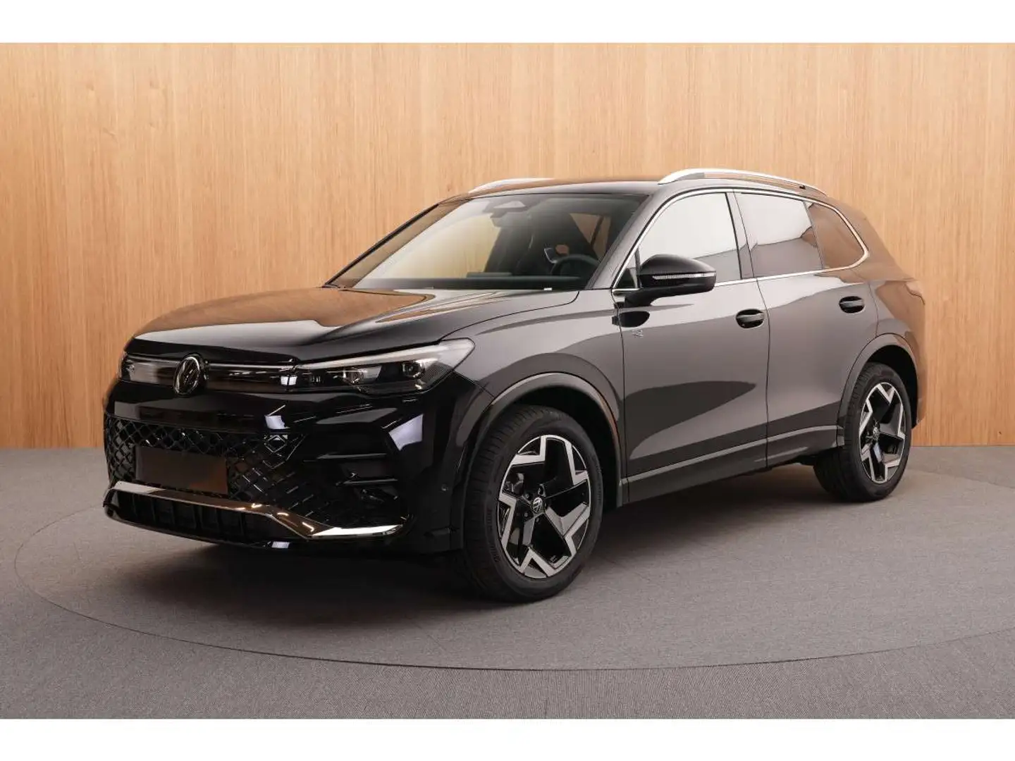 Volkswagen Tiguan R-Line 1.5 eTSI 110KW-150CV DSG7 - Attelage - Gara Noir - 1