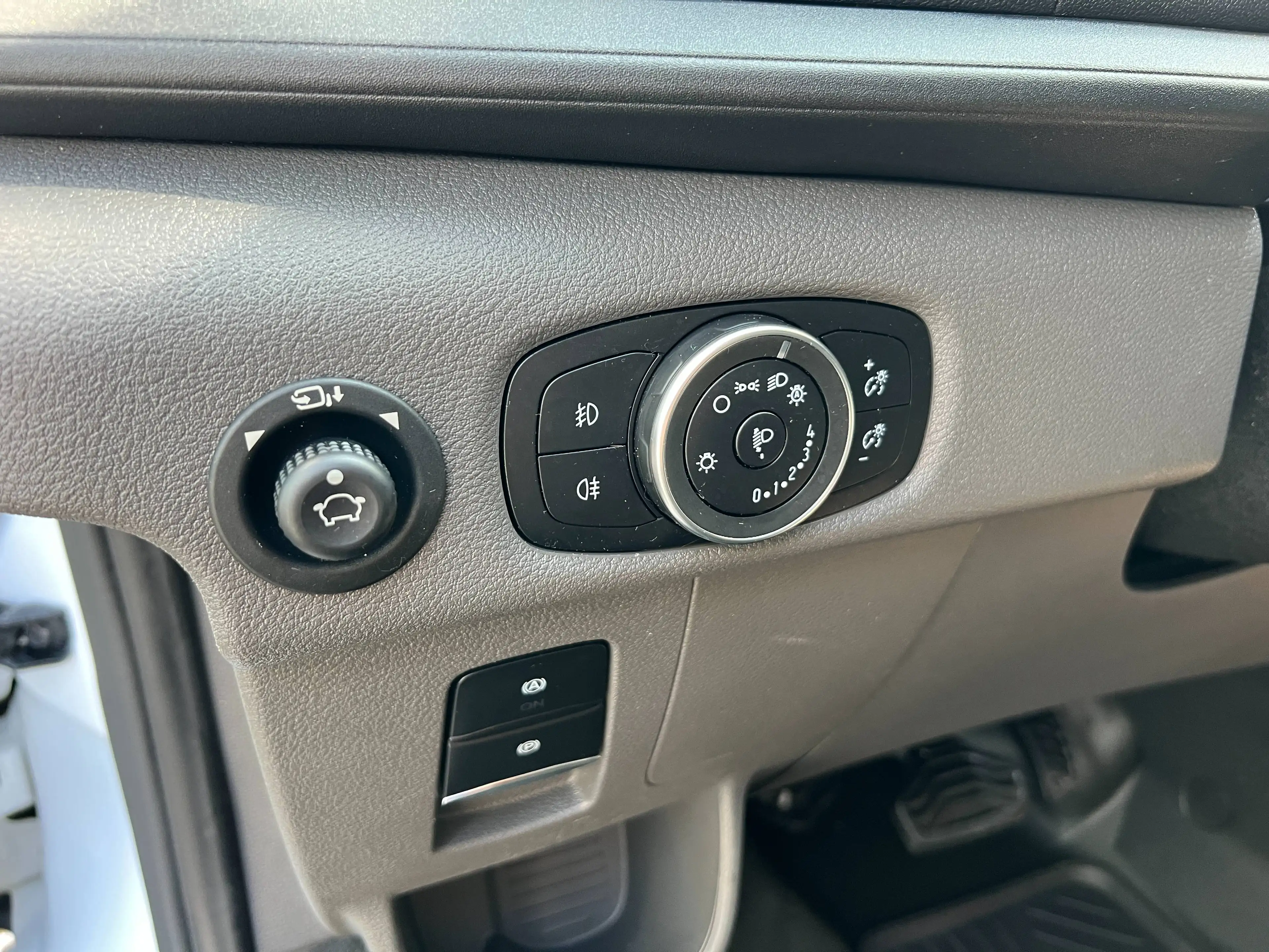 Ford E-Transit 350 L3H3 Trend 68kWh — photo 13