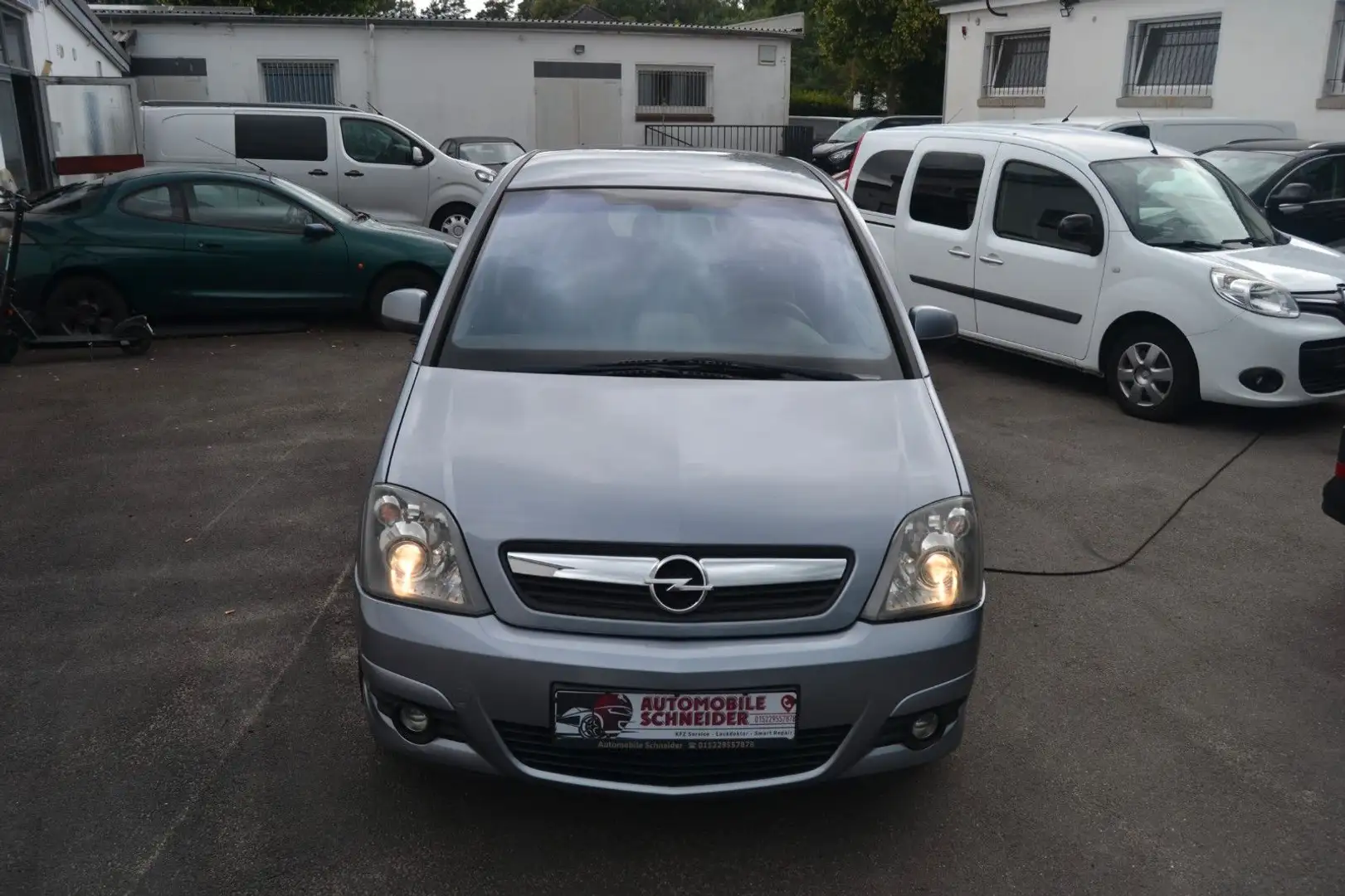 Opel Meriva INNOVATION Plateado - 1
