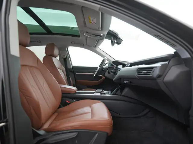 Audi E-Tron view 3