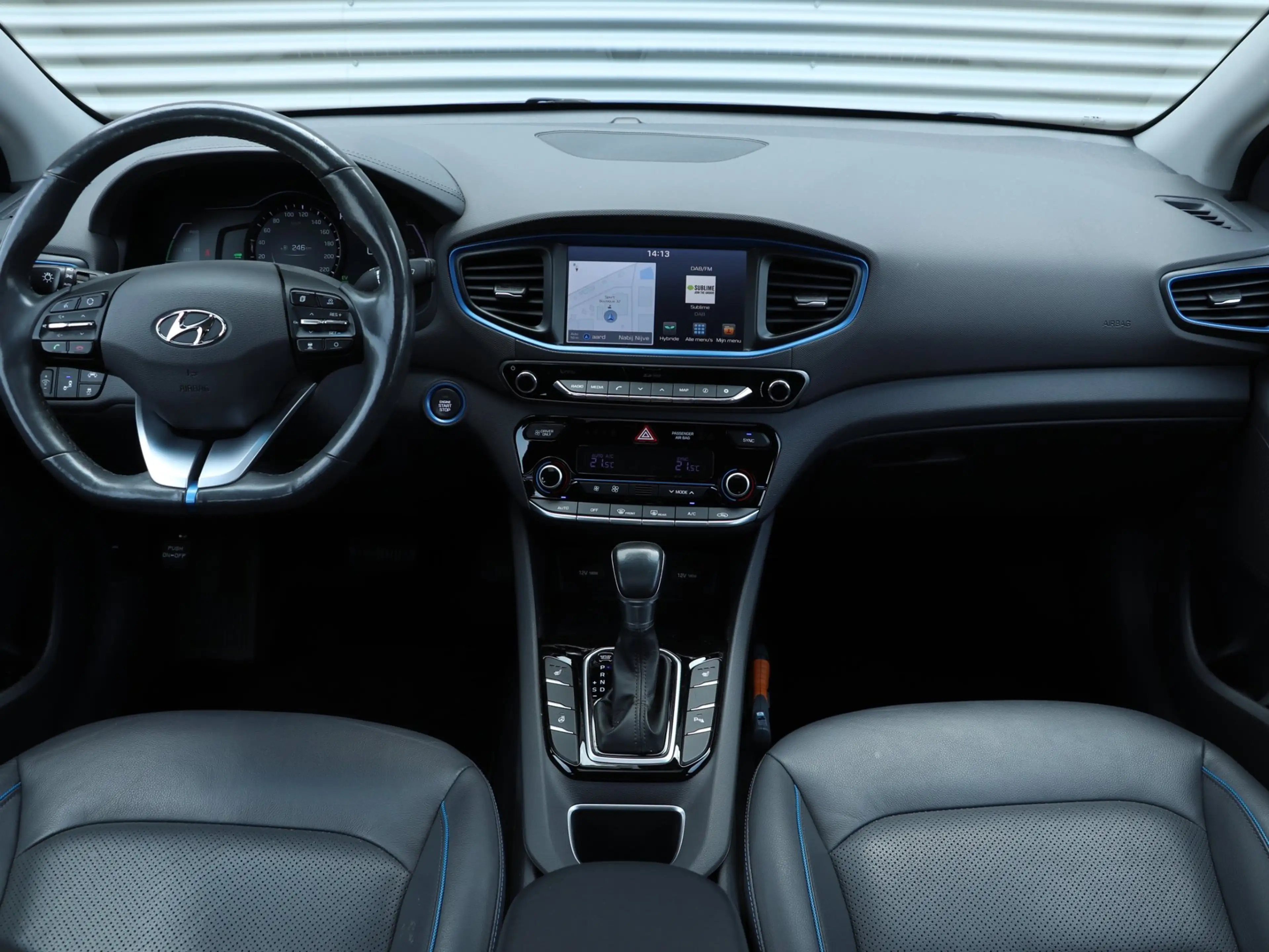 Hyundai IONIQ 1.6 GDi Hybrid Premium Automaat *Leder*Schuifdak* — photo 3
