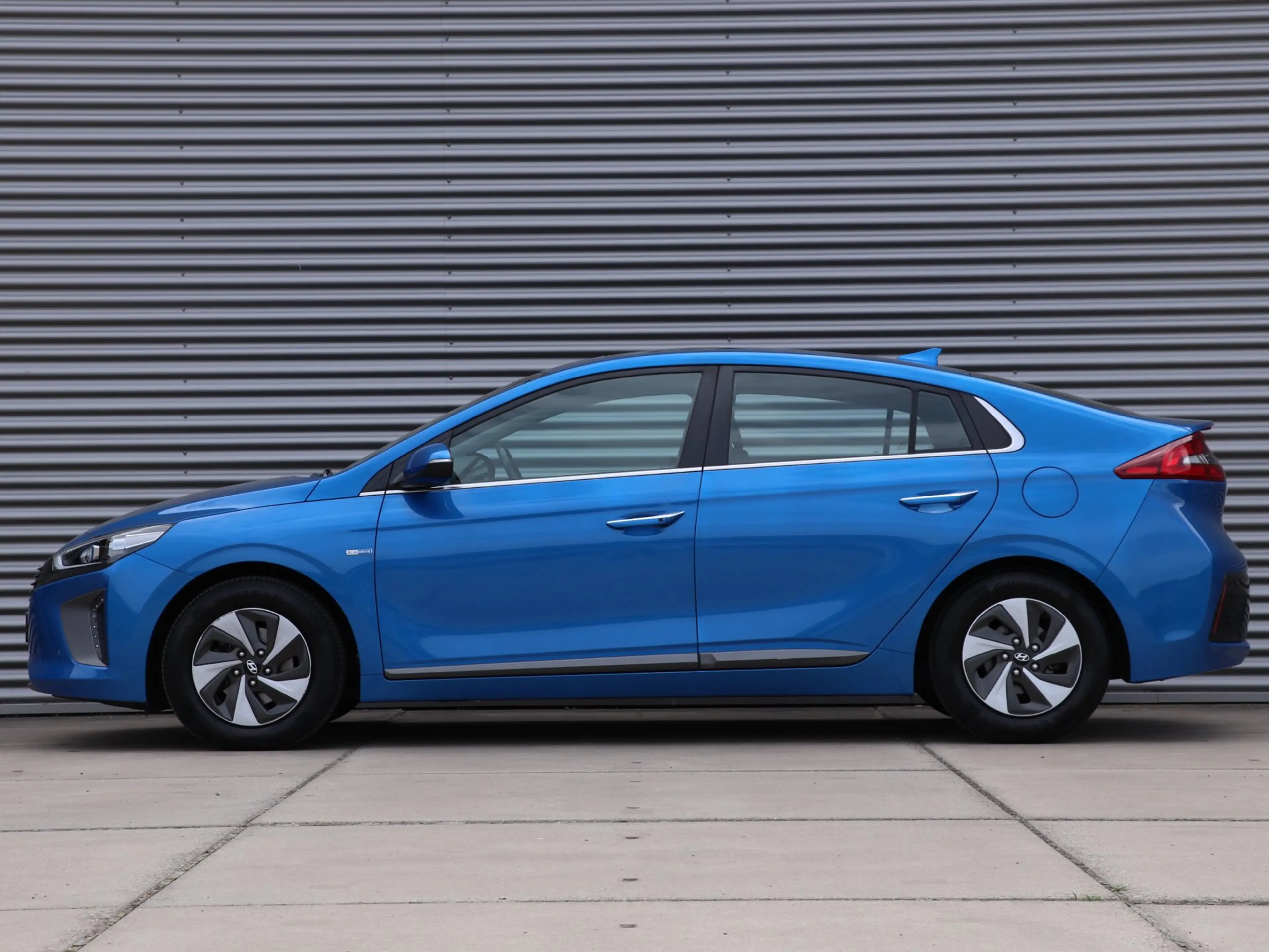 Hyundai IONIQ 1.6 GDi Hybrid Premium Automaat *Leder*Schuifdak* — photo 4