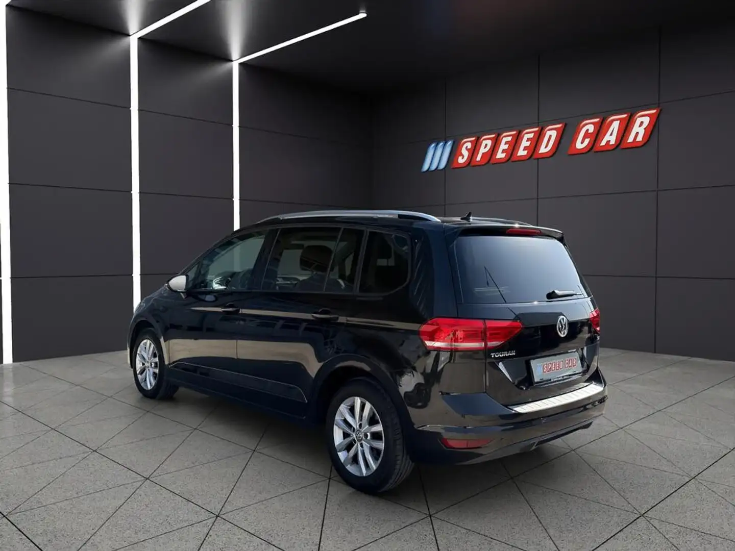 Volkswagen Touran Comfortline 1,6 SCR TDI Schwarz - 1
