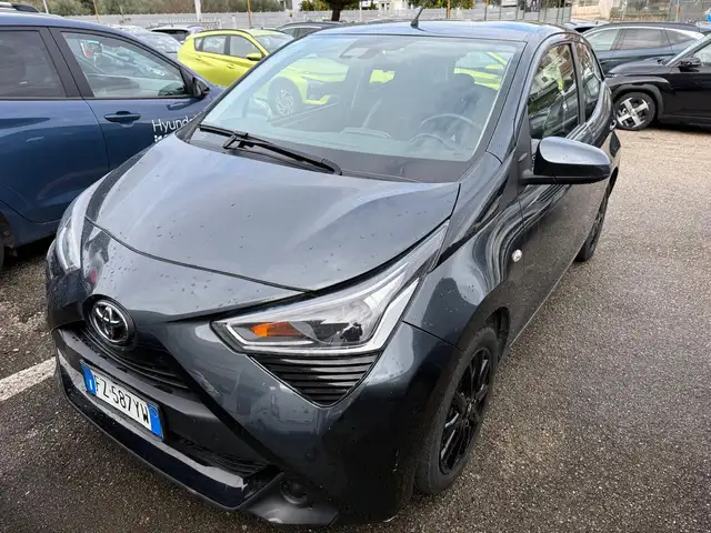 Toyota Aygo Aygo II 2018 5p 5p 1.0 x-business m-mt 72cv