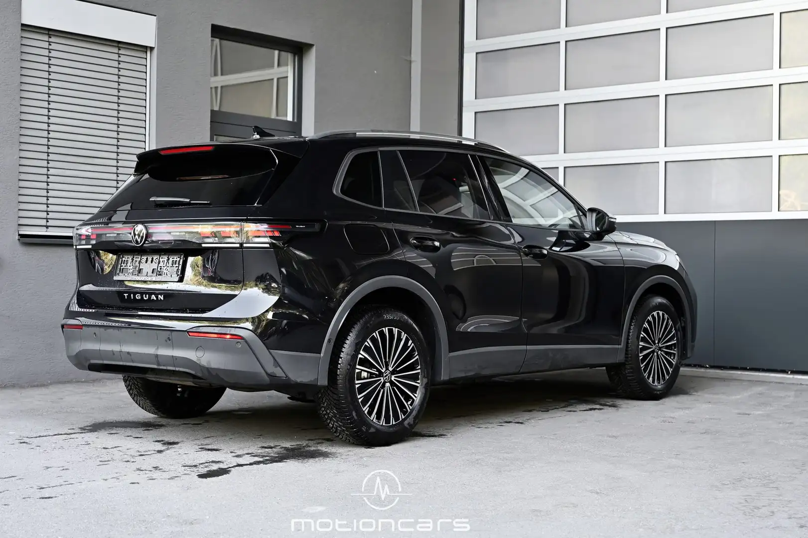 Volkswagen Tiguan 2.0 TDI Life Schwarz - 2