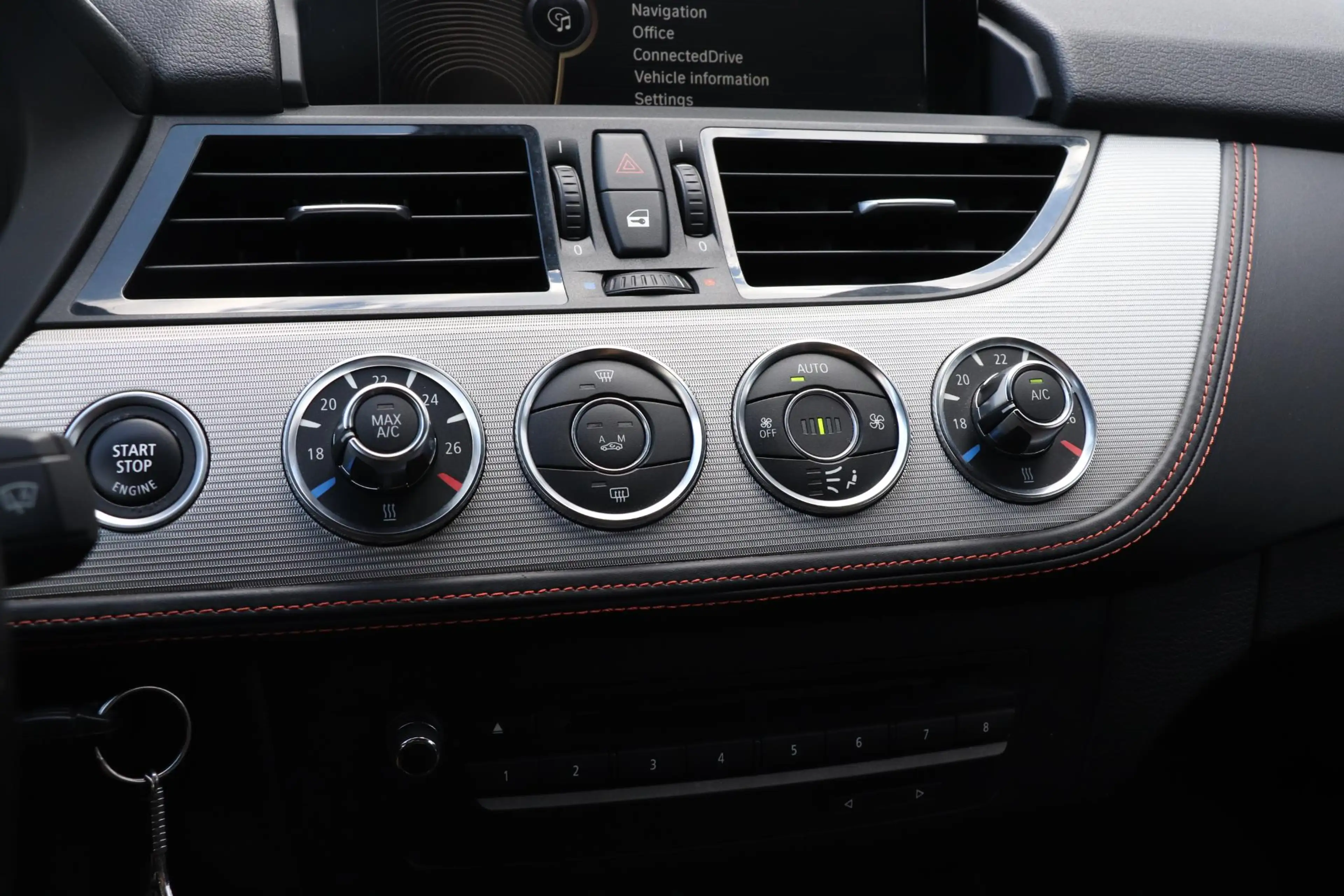 BMW Z4 Roadster sDrive18i |Sportstoelen |Navi PRO |Stoelv — photo 41