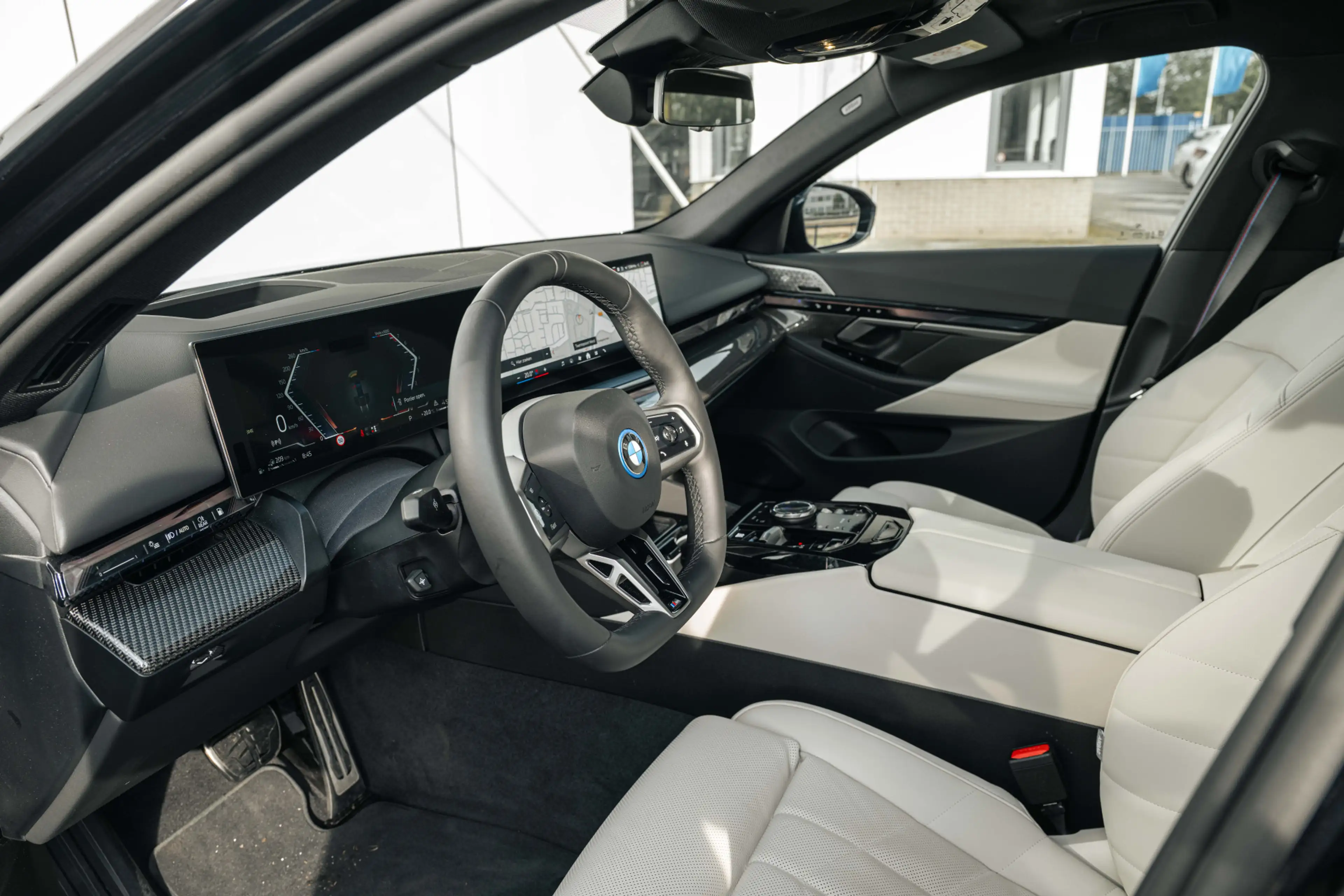 BMW 550 5 Serie Touring 550e xDrive M Sport Automaat / Tre — photo 4