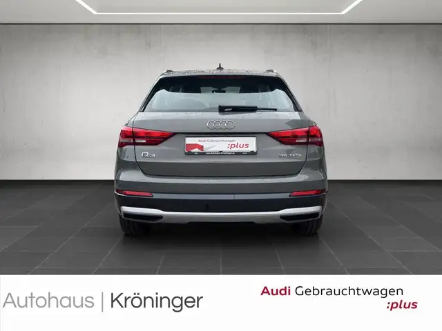 Audi Q3 view 6