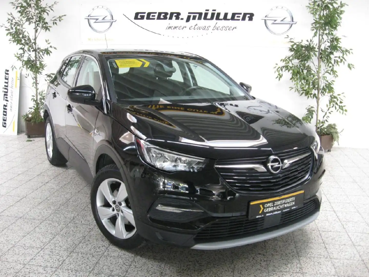Opel Grandland Innovation Schwarz - 1