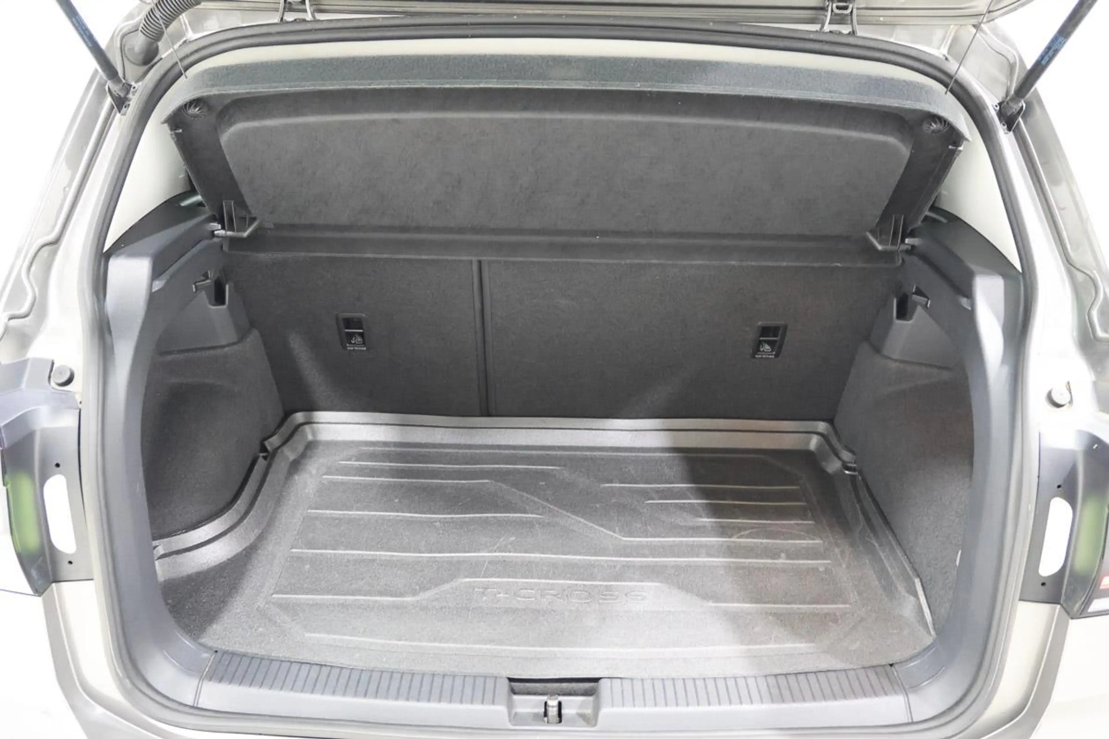 Volkswagen T-Cross 1.5 TSI 150 DSG LED GPS ACC VIRTUAL JA18 — photo 12