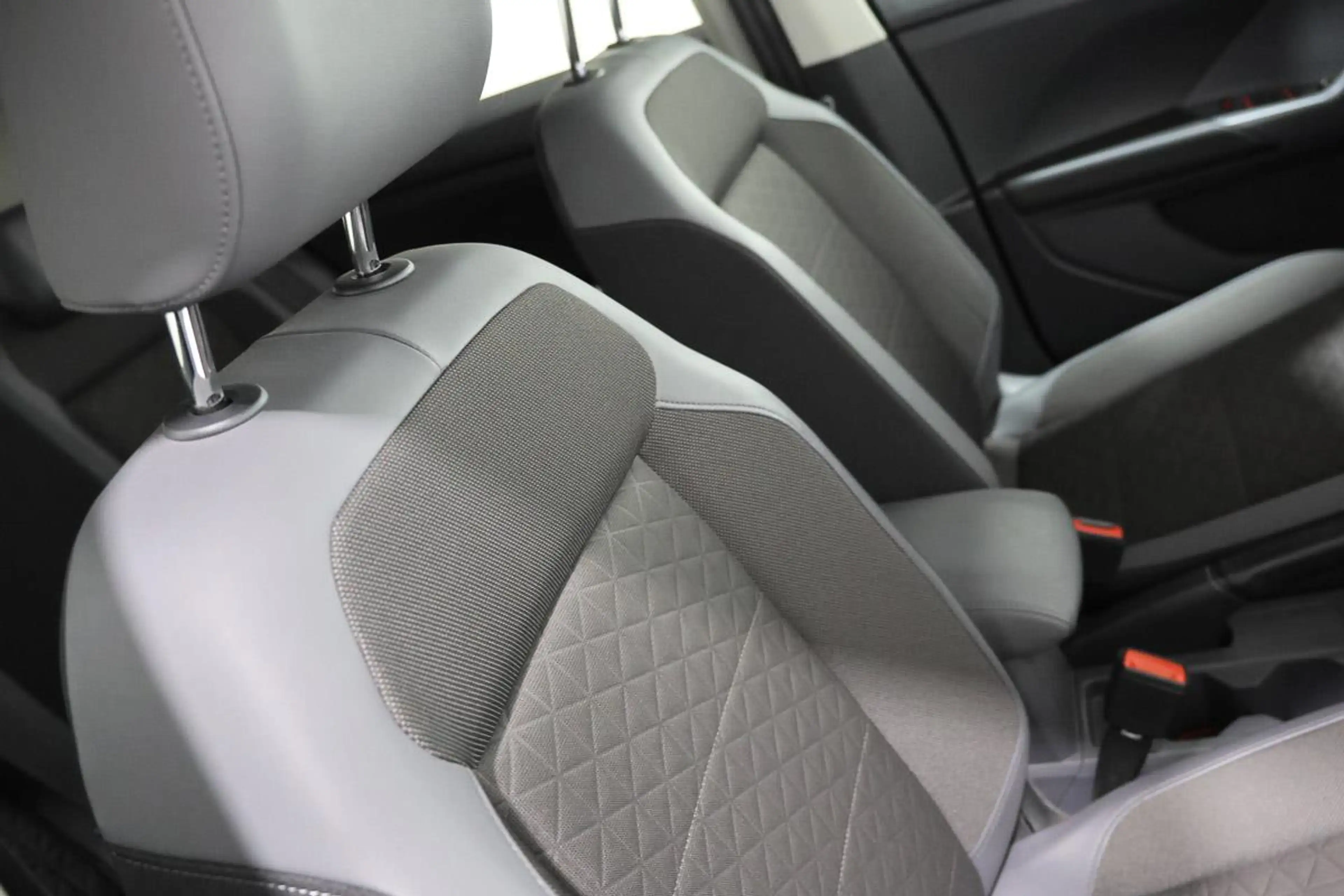 Volkswagen T-Cross 1.5 TSI 150 DSG LED GPS ACC VIRTUAL JA18 — photo 9