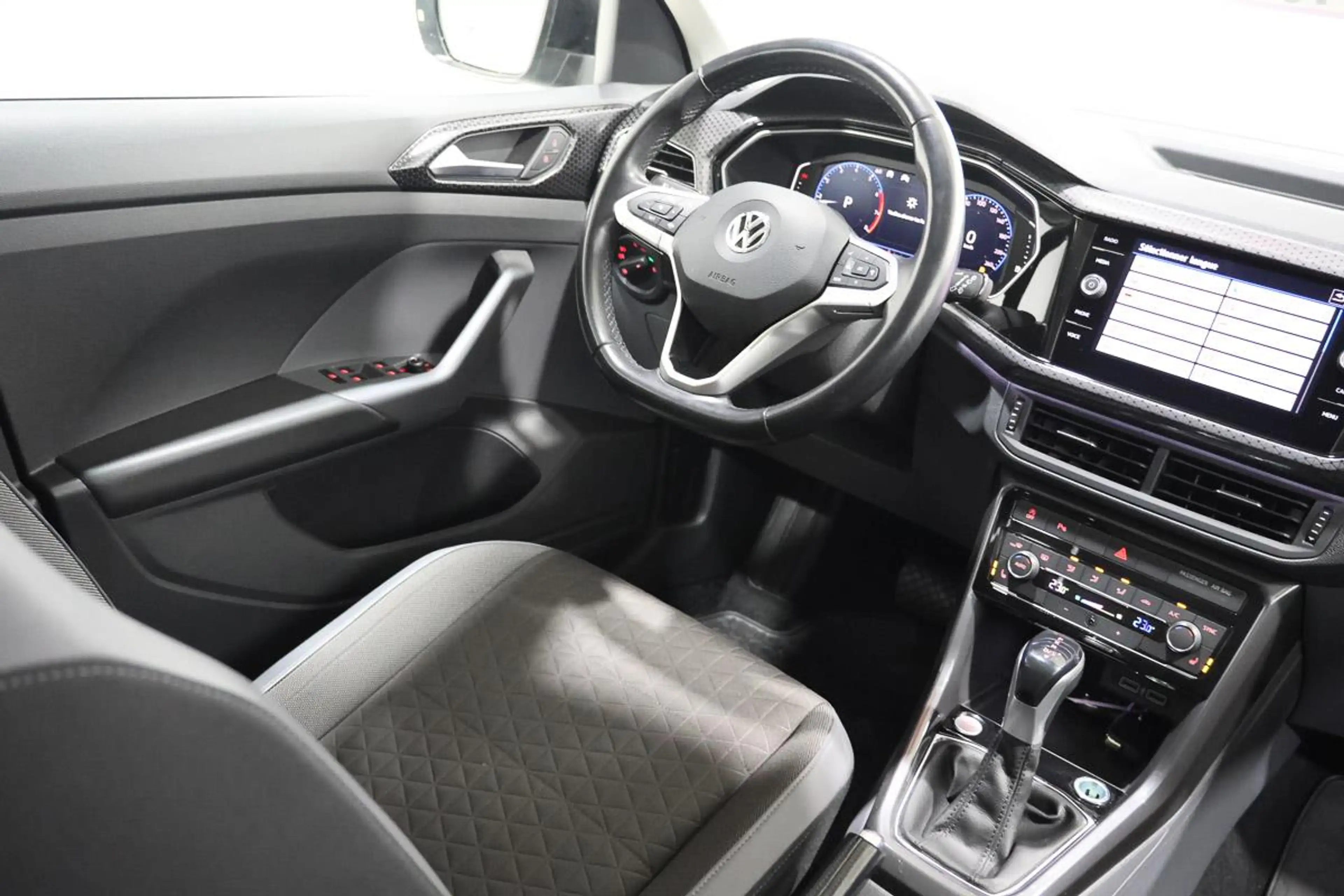Volkswagen T-Cross 1.5 TSI 150 DSG LED GPS ACC VIRTUAL JA18 — photo 11
