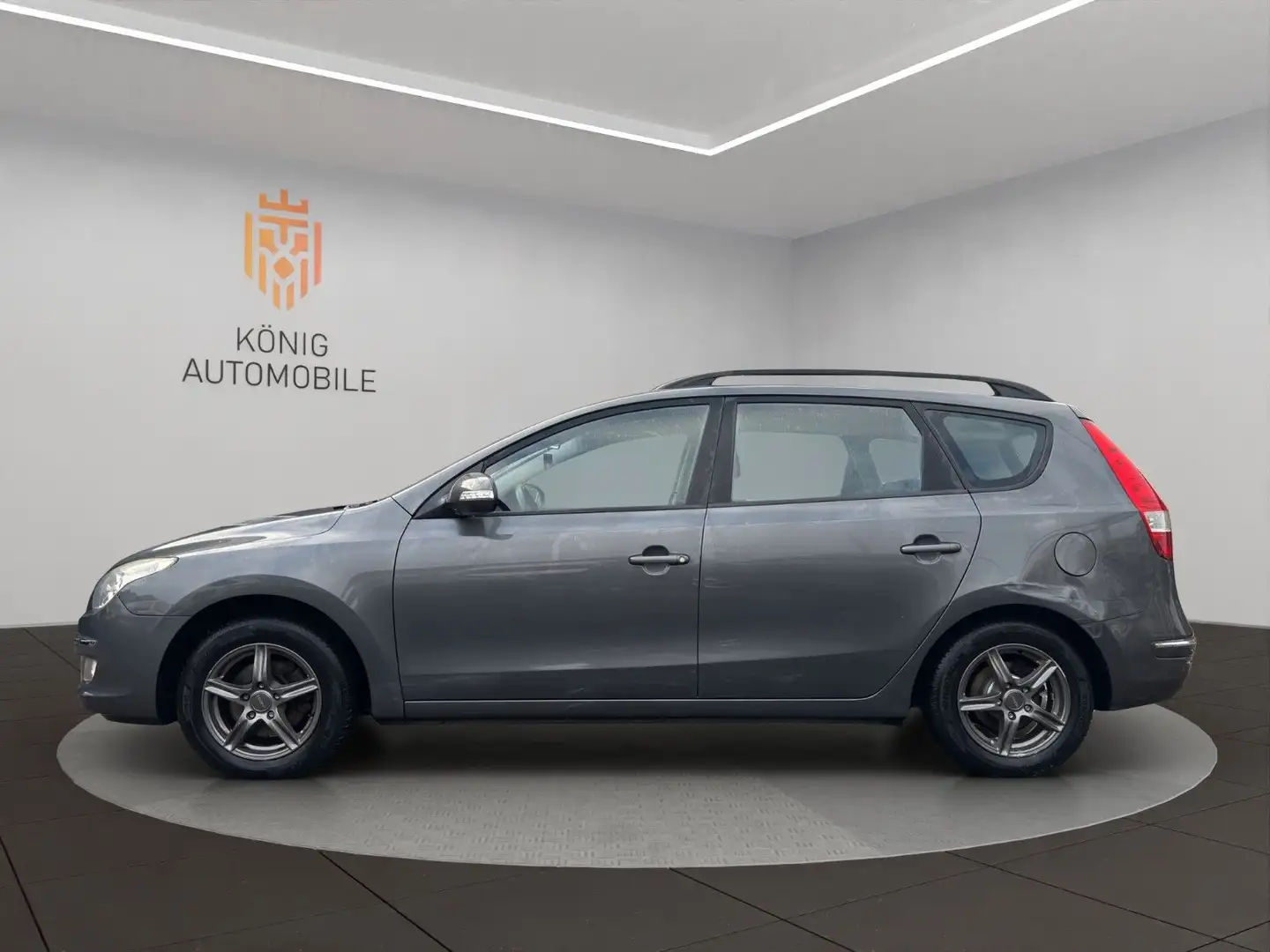 Hyundai i30 cw Comfort/KLIMA/SERVO/8xBEREIFT/LM Gris - 2