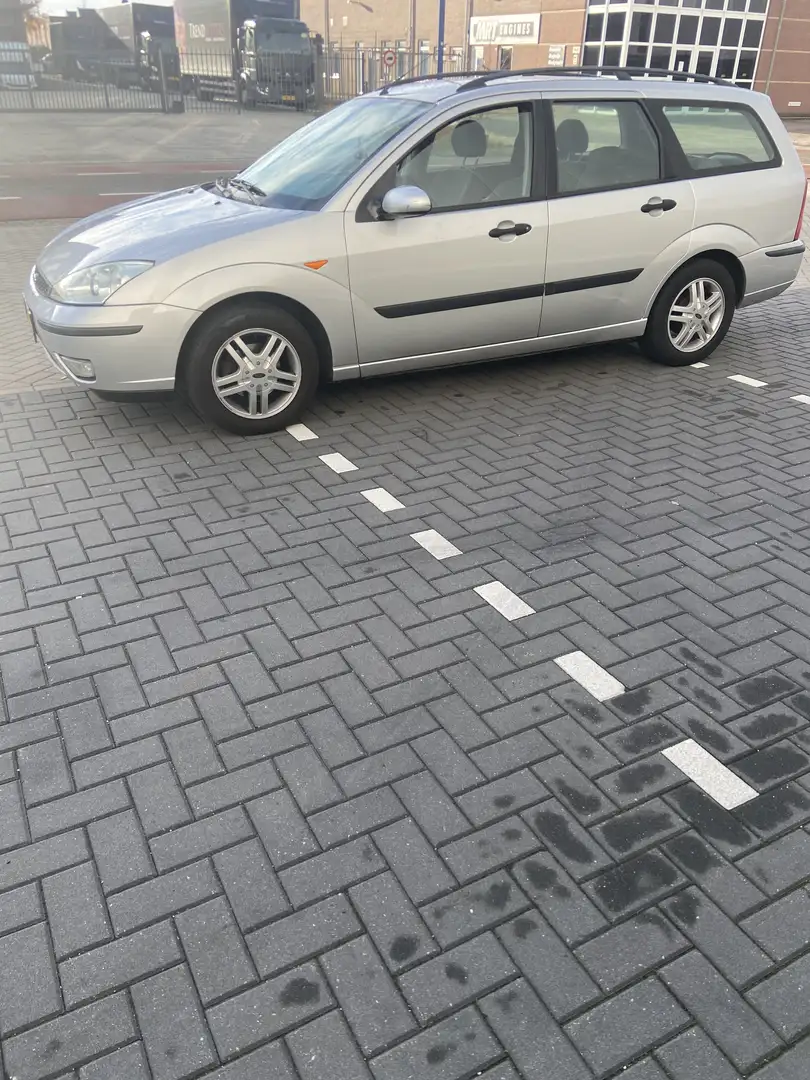 Ford Focus 1.6 16v Trend Zilver - 2