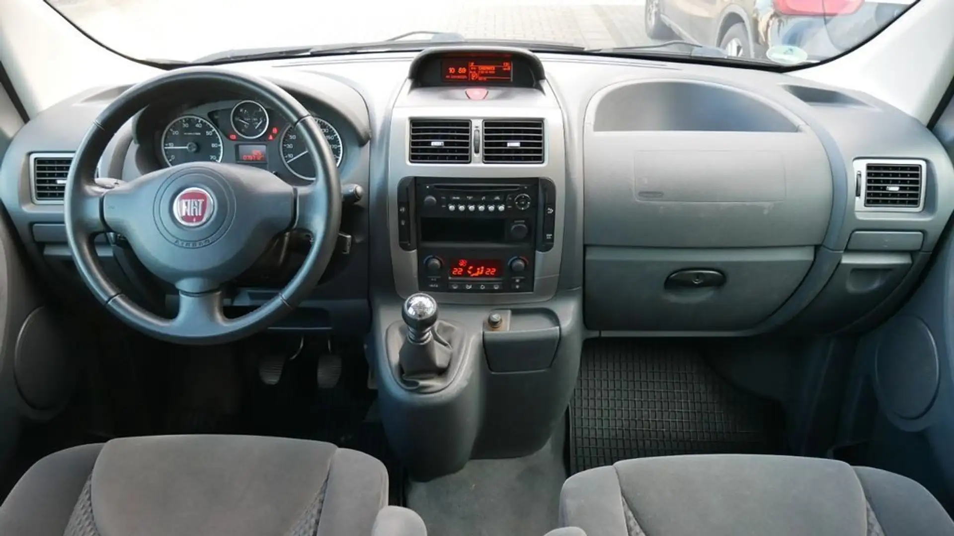 Fiat Scudo 2.0 MJT/130 PL Panorama Executive 8 posti Plateado - 1