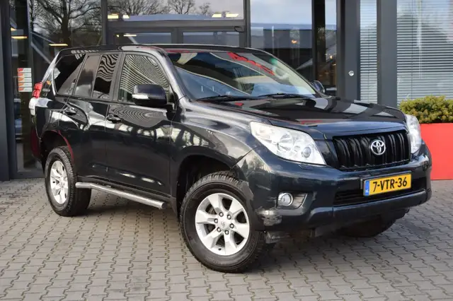 Toyota Land Cruiser 3.0 D-4D 5DRS A/T VAN