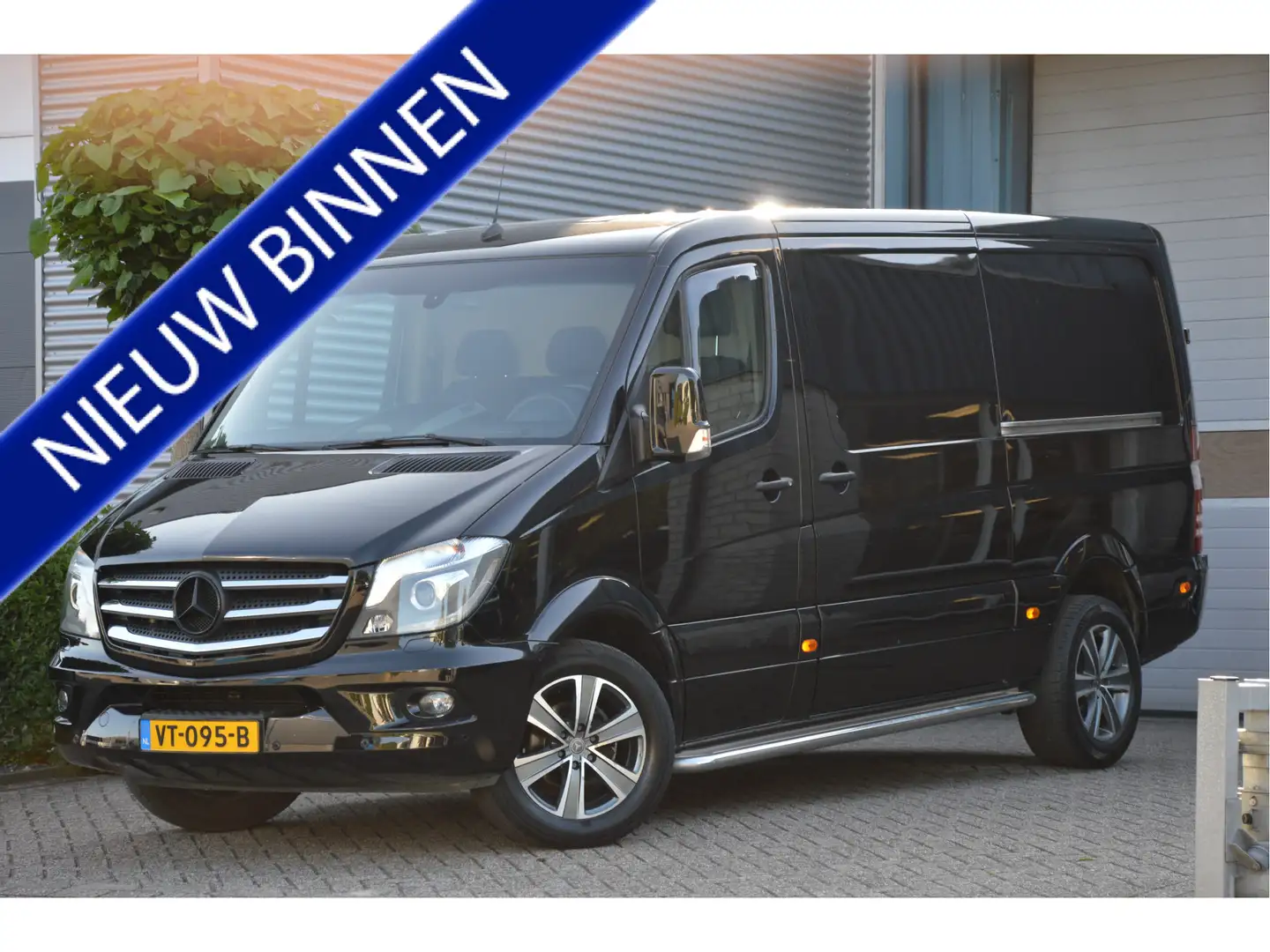 Mercedes-Benz Sprinter 319 3.0 CDI V6 | AUTOMAAT | XENON | PDC | NAVI | C Zwart - 1